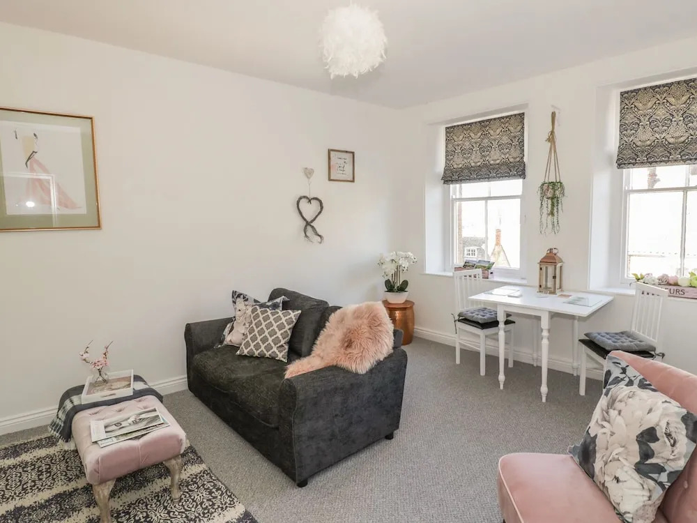 4 Gloucester House, Malmesbury