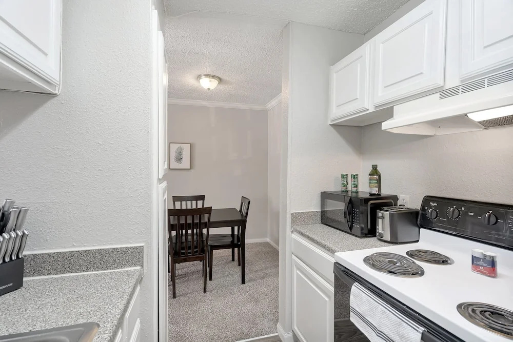 Lovely Midland Getaway With Fitness Center