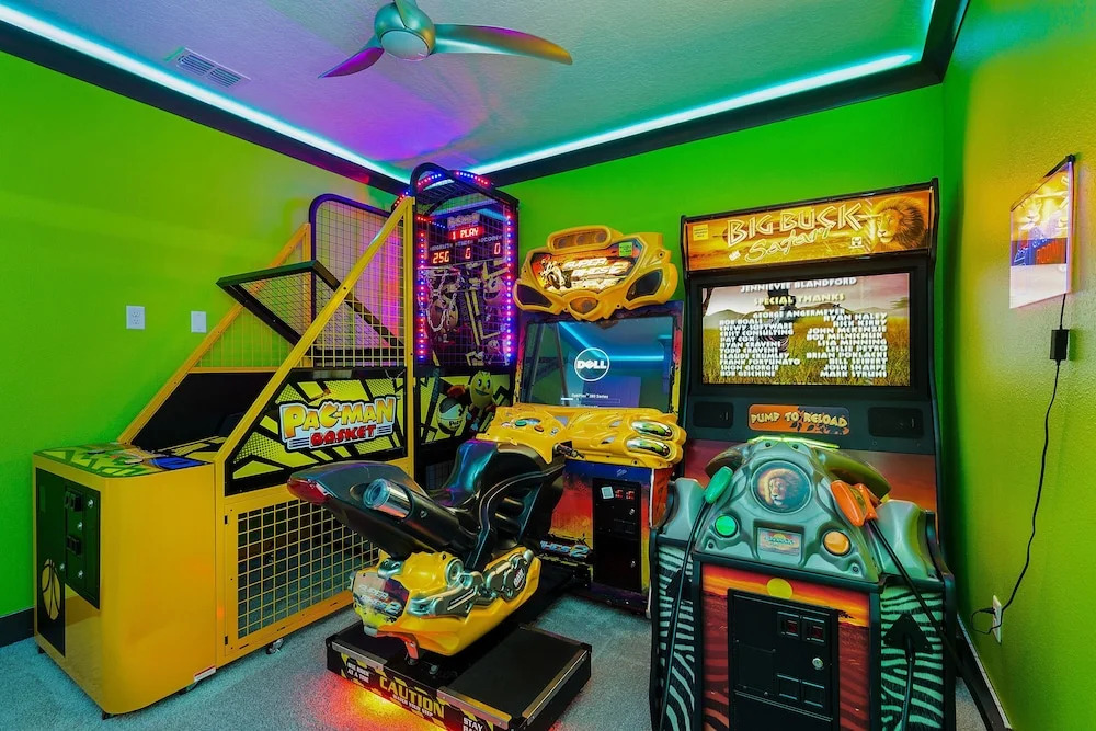Sr006v: 8 Bed, Incredibles, Fashionista, Pool, Shuffle Board