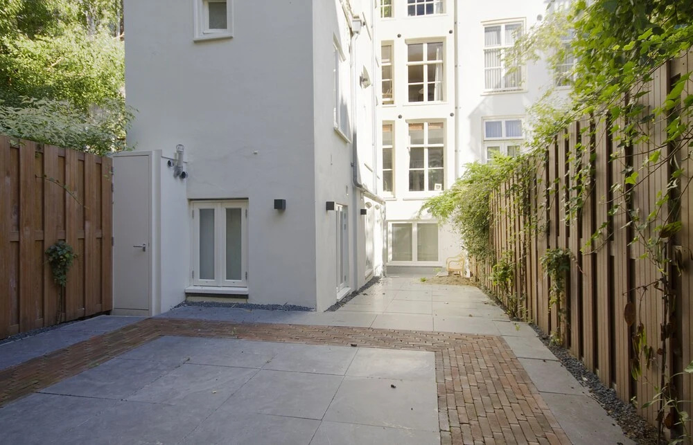 Modern & Luxurious 2 Bedroom Apartment