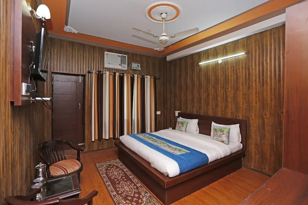 HOTEL OM SHIVAAY INN