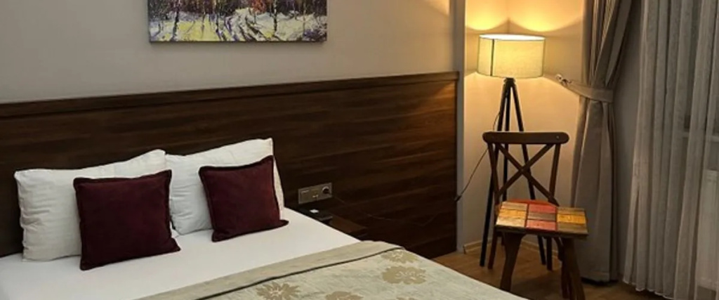 Grand Deluxe Hotel