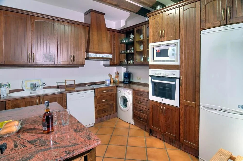 Villa With 6 Bedrooms in Puebla de Don Rodrigo, With Wonderful Mountain View, Private Pool, Furnished Balcony
