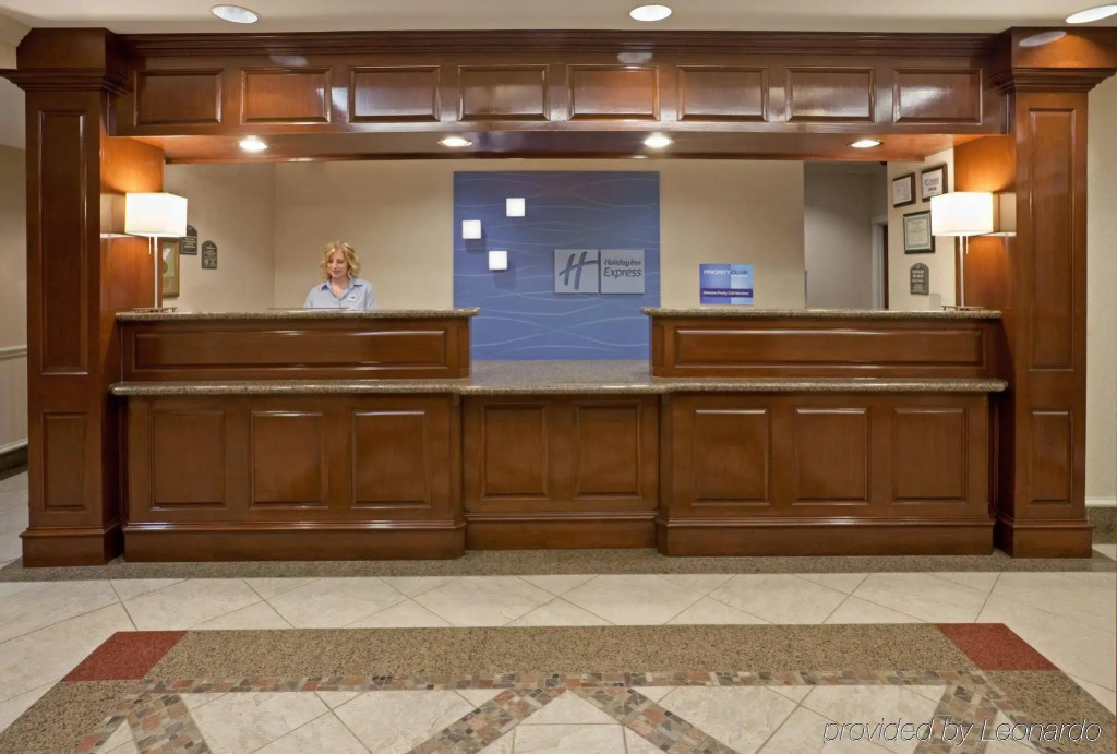Holiday Inn Express & Suites Waxahachie by IHG