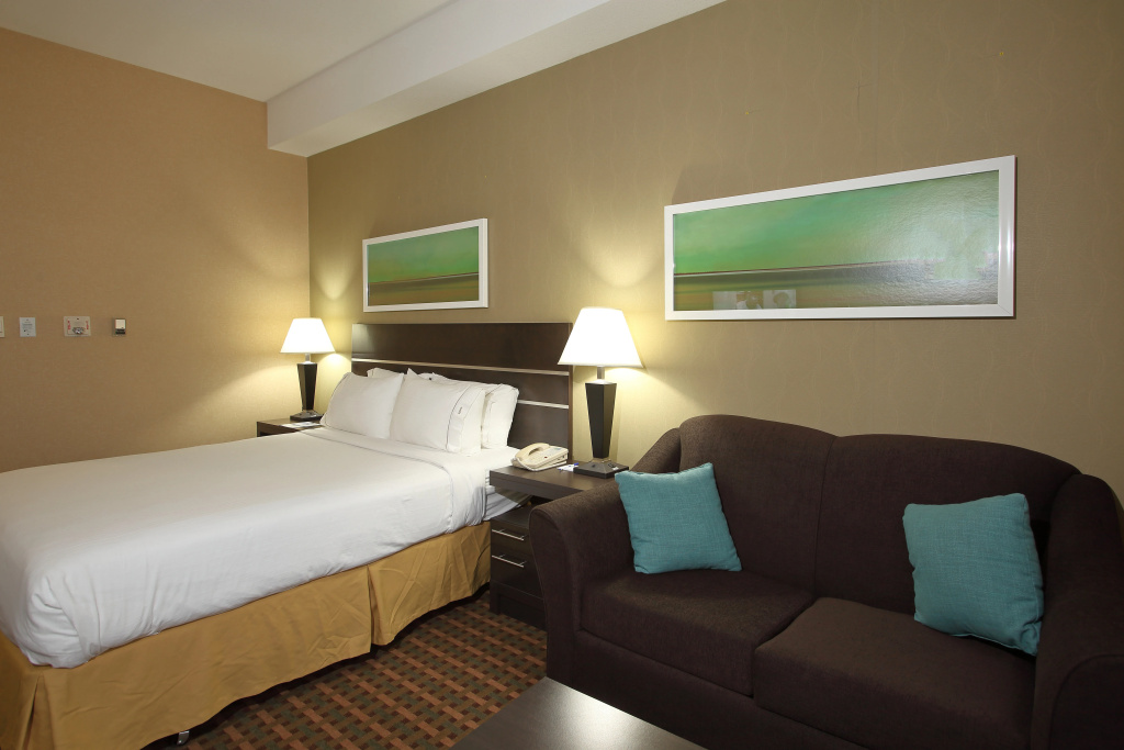 Holiday Inn Express Hotel & Suites Vernon by IHG