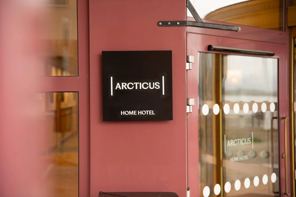 Home Hotel Arcticus