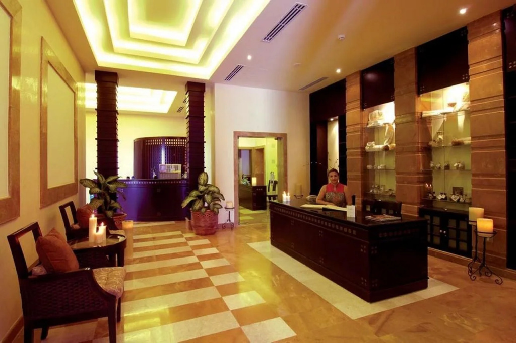 Reef Oasis Blue Bay Resort & Spa