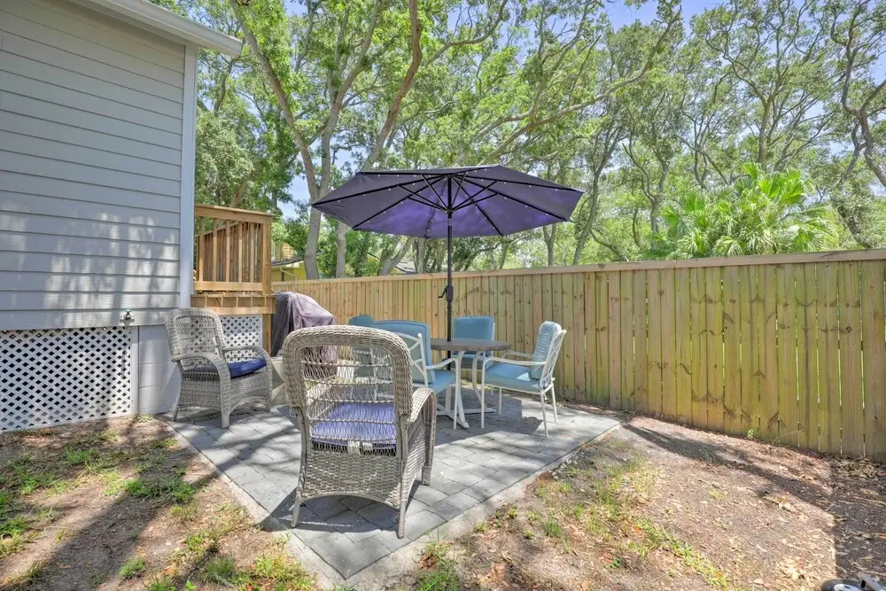 St Augustine Beach Cottage: Walk to Water!