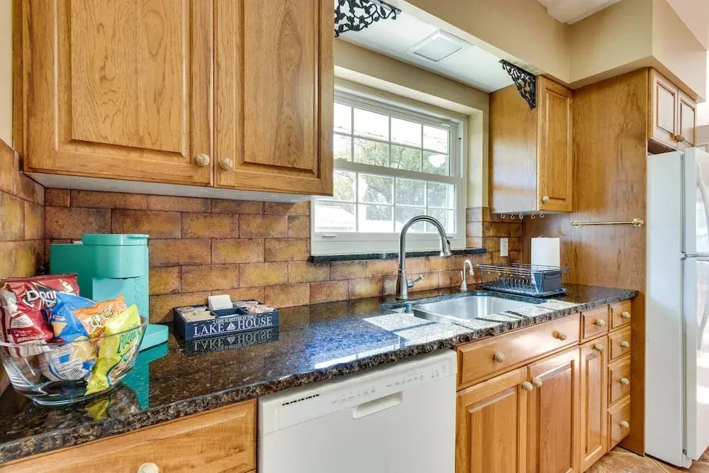 Lakefront Tavares Home w/ Deck, Patio & Dock!