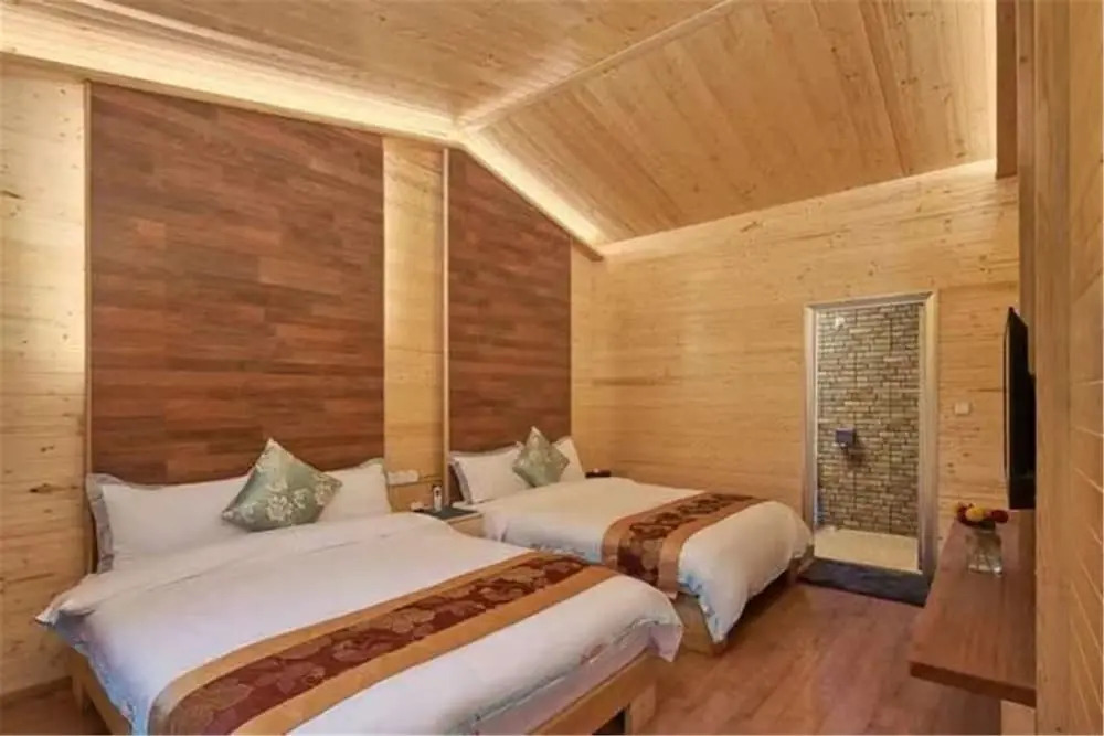 Lanrenyuanlin Hotspring Wooden House