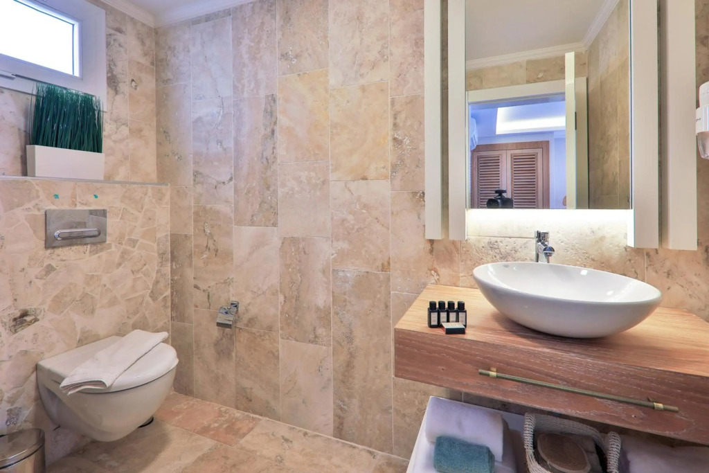 Kalkan Saray Suites Hotel