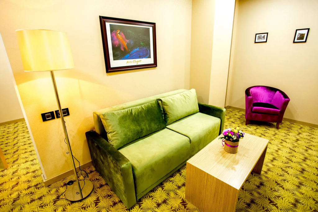 West Shine Hotel