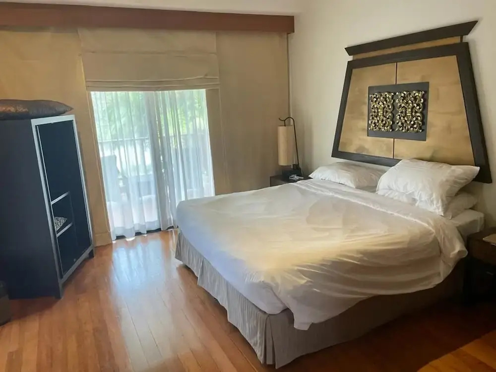 3Bed Villa - Sleeps 6 - Pool Garden Balcony