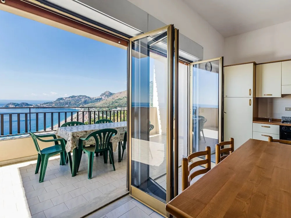 Stunning Holiday Home in Letojanni near Sea