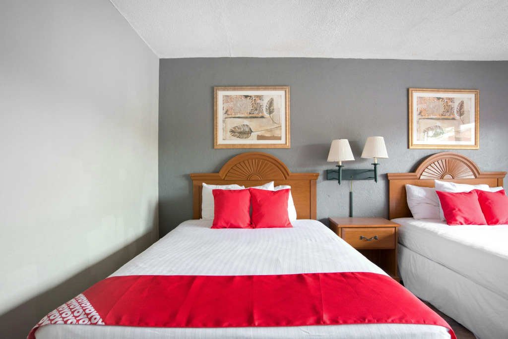 OYO Hotel Mustang Silver Spring FL