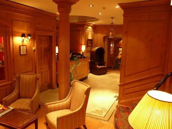 The Red Lion Hotel