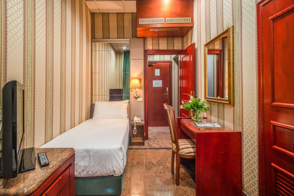 Madison Hotel