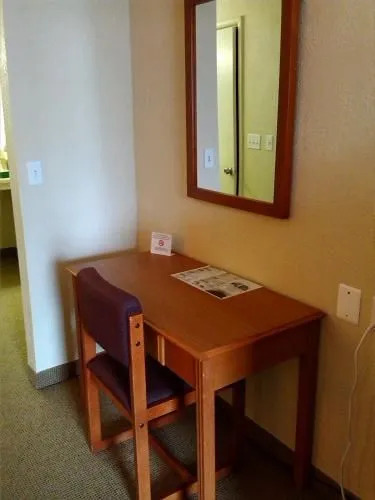 Woodridge Inn and Suites