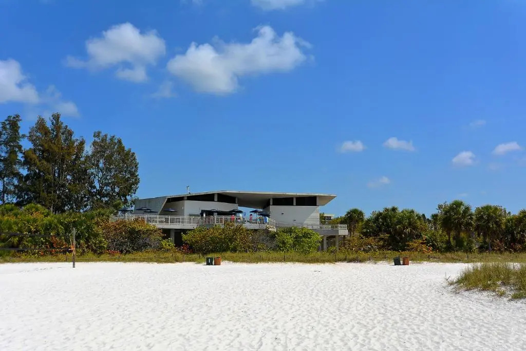 Canal 315 - Right in Siesta Key Village!