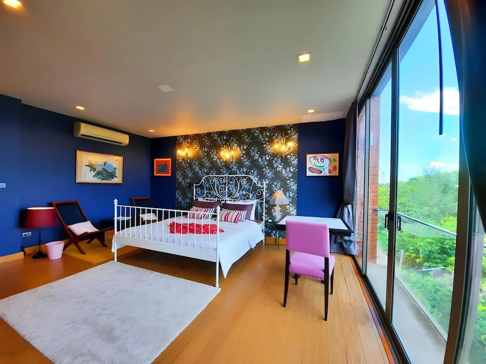 Sandbox frontbeach villa4