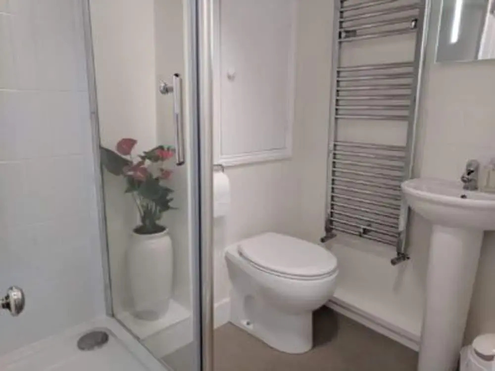 Cotswolds Valleys Accommodation-Med Hall