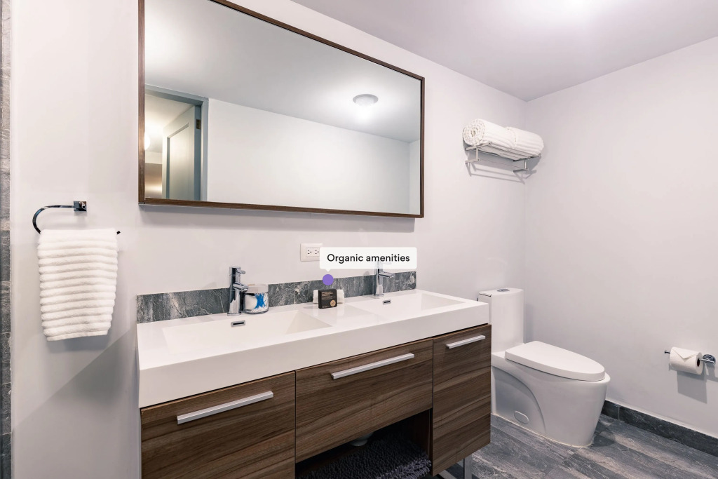Casai Gorgeous 2 BR Apt With Rooftop