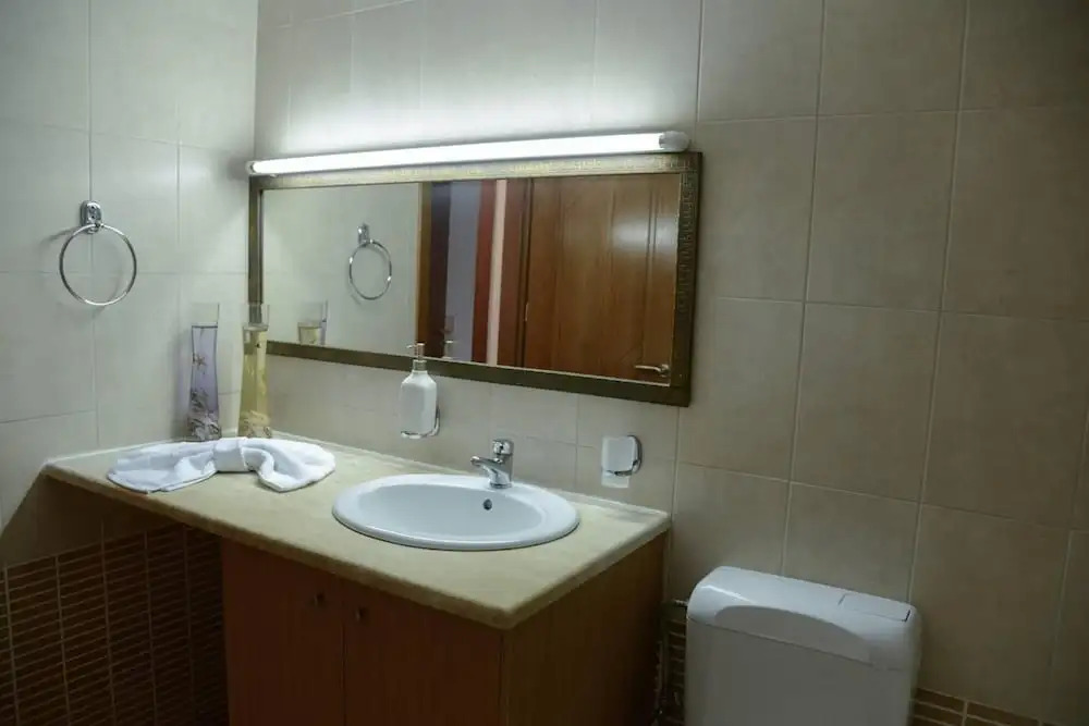 Spotless Apt in the Heart of Sisi