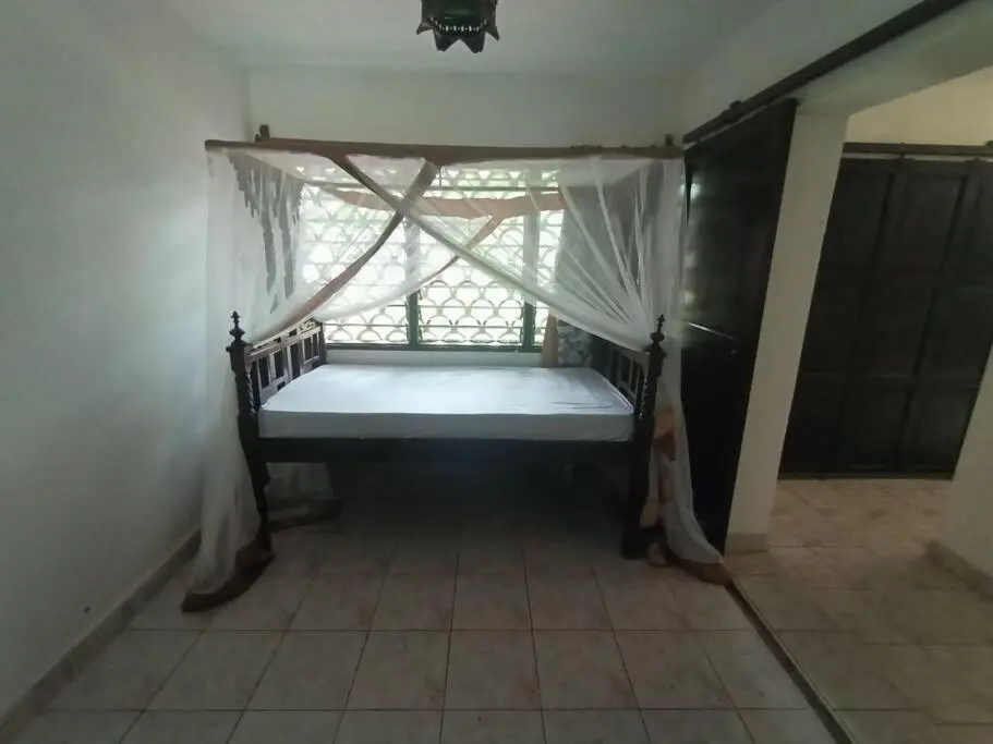 Kivulini House Diani 5 bedroom with pool