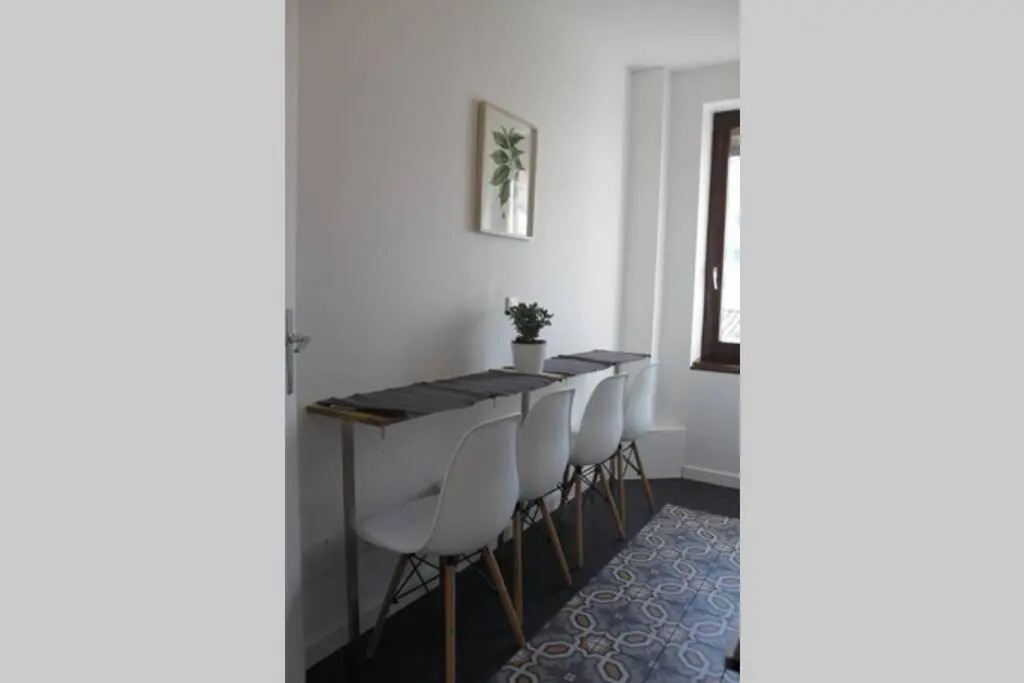 Nod Off in Neudorf! Cozy 2 Beds Near the Tram