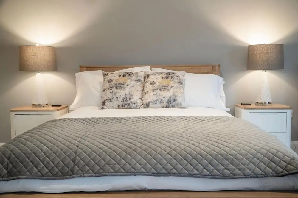 Suite 2 - Sleeping Giant Hotel - PEN Y CAE Inn
