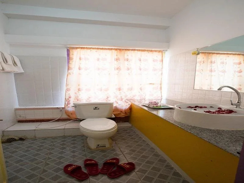 Kaung Wai Hotel