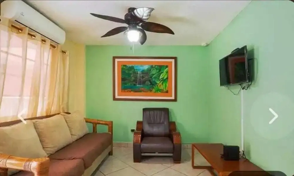 paradise single ,Double apartment & Queen single room with bathroom & pool