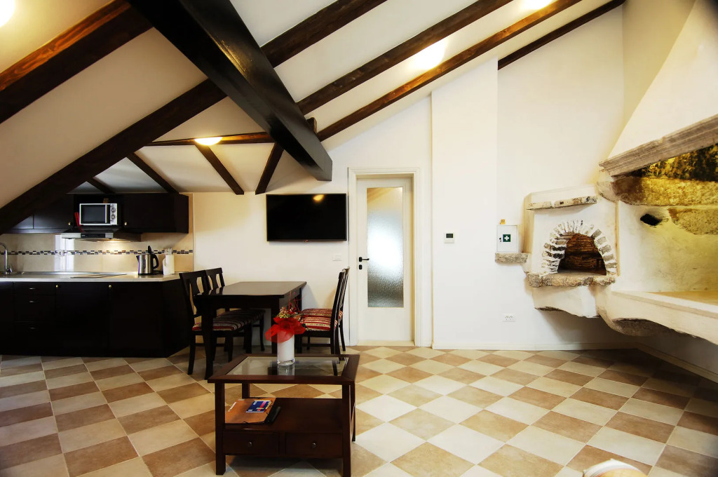 SUNce Palace Apartments with free offsite parking