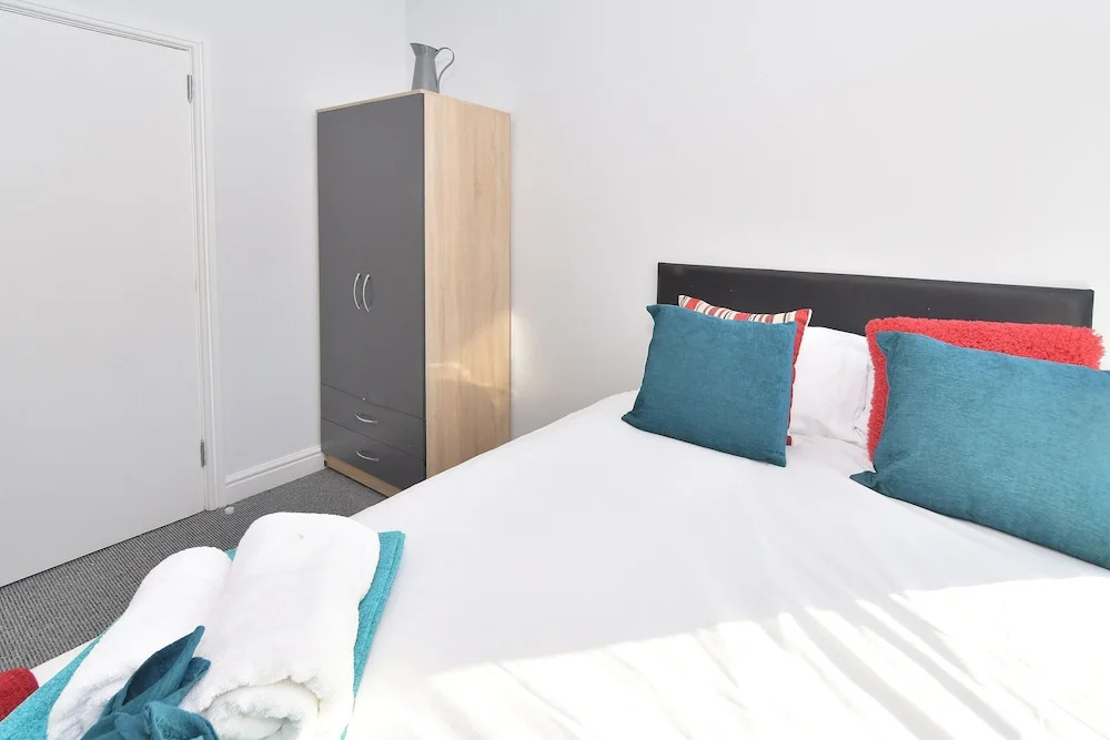 Townhouse @ 272 Walthall Street Crewe