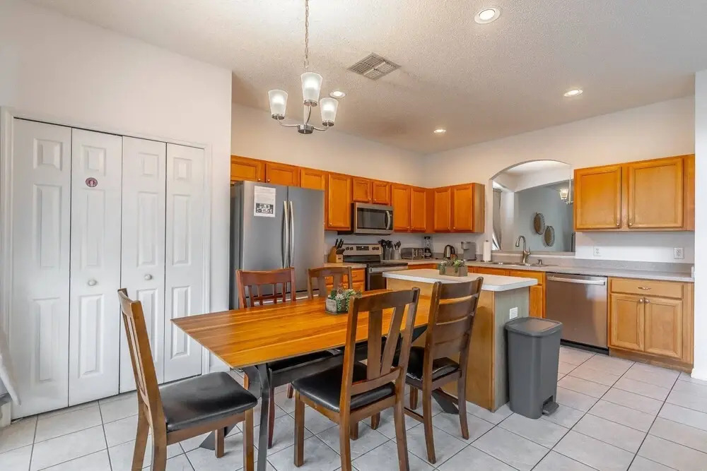 8512 Emerald Island