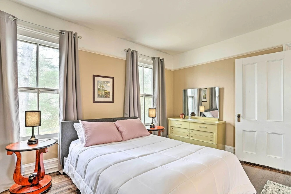 Historic Poughkeepsie Apt - Walkable Location