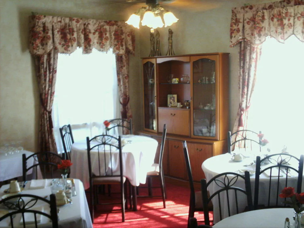 Отель Джирарда Four Creeks Bed & Breakfast