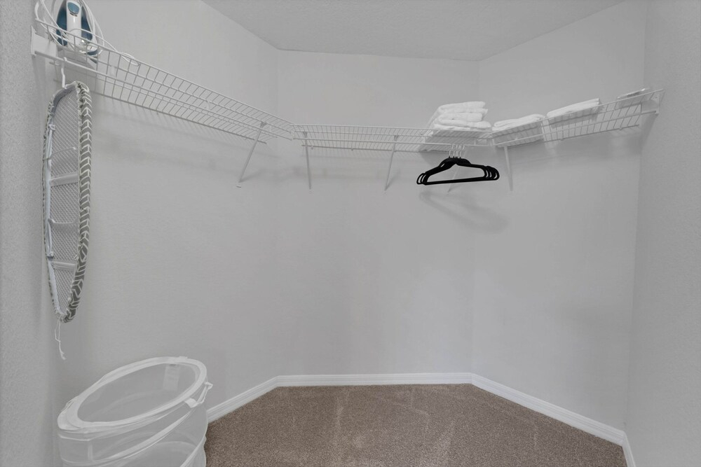 Modern 2BR 2BA Pool Gym Near Airport 9