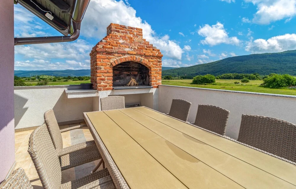 Beautiful Apartment in Otocac With Wifi and 2 Bedrooms