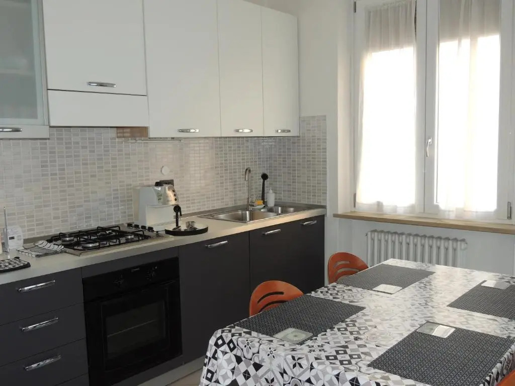 Appa49 vicino Ospedale Borgo Roma, Fiera e Univr