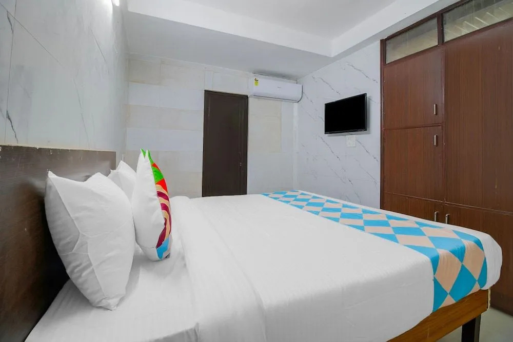 OYO Home 41357 Cozy Stay NSIT Delhi Dwarka