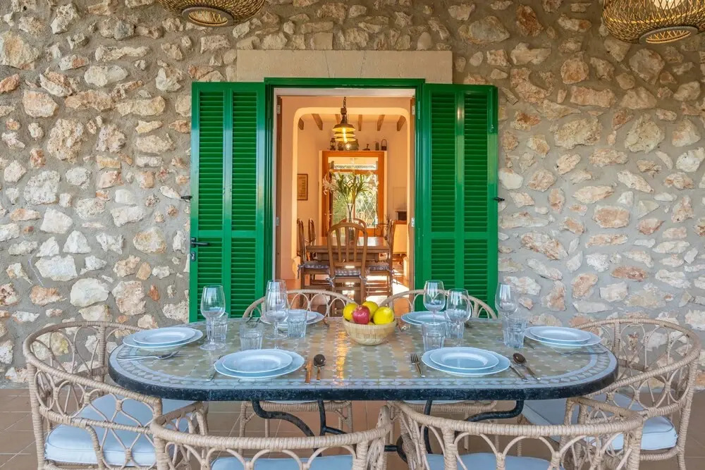 N Amera in Santa y With 5 Bedrooms and 5 Bathrooms
