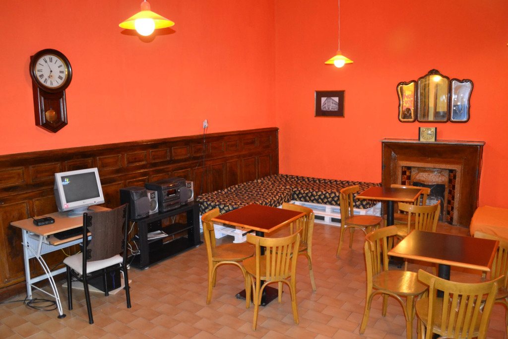 Retro Art Hostel