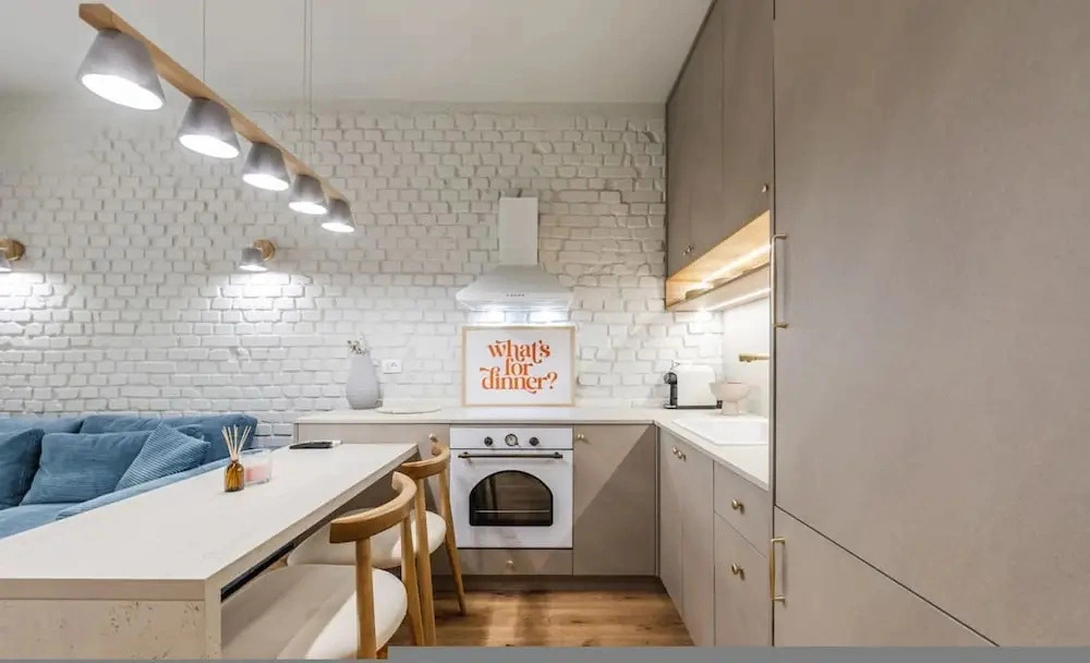 The Homey Flat Stylish 2BR City Apartment