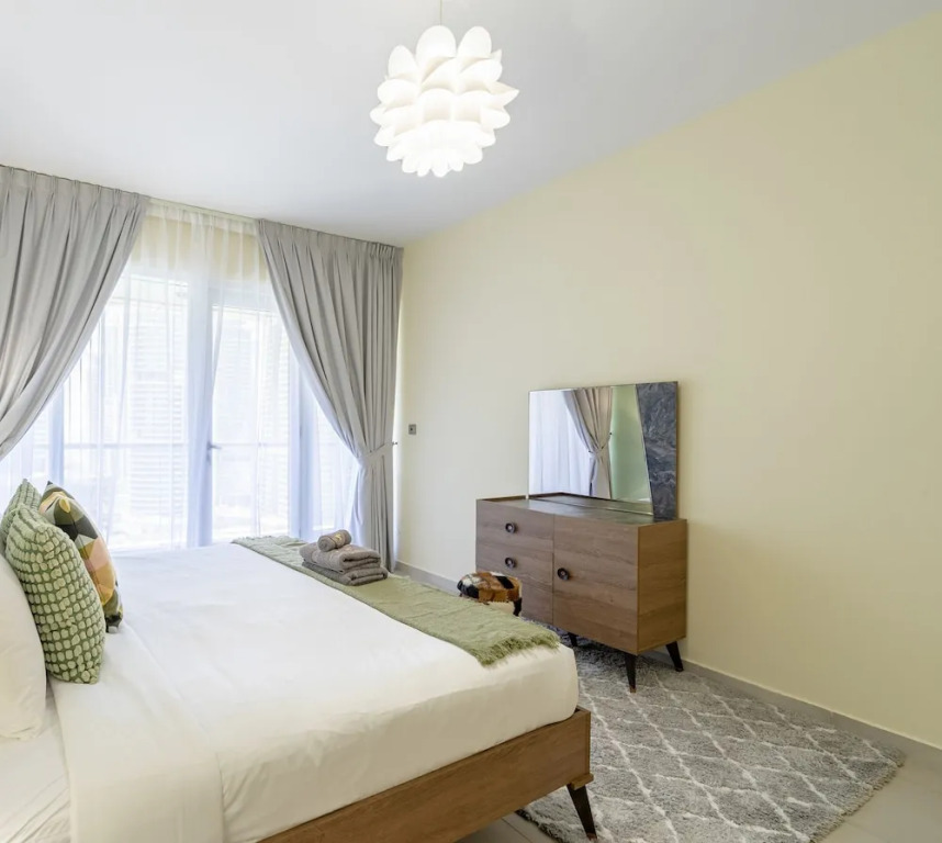 Marco Polo - Striking Lake Views at JLT | 1 BR | 2 Balconies