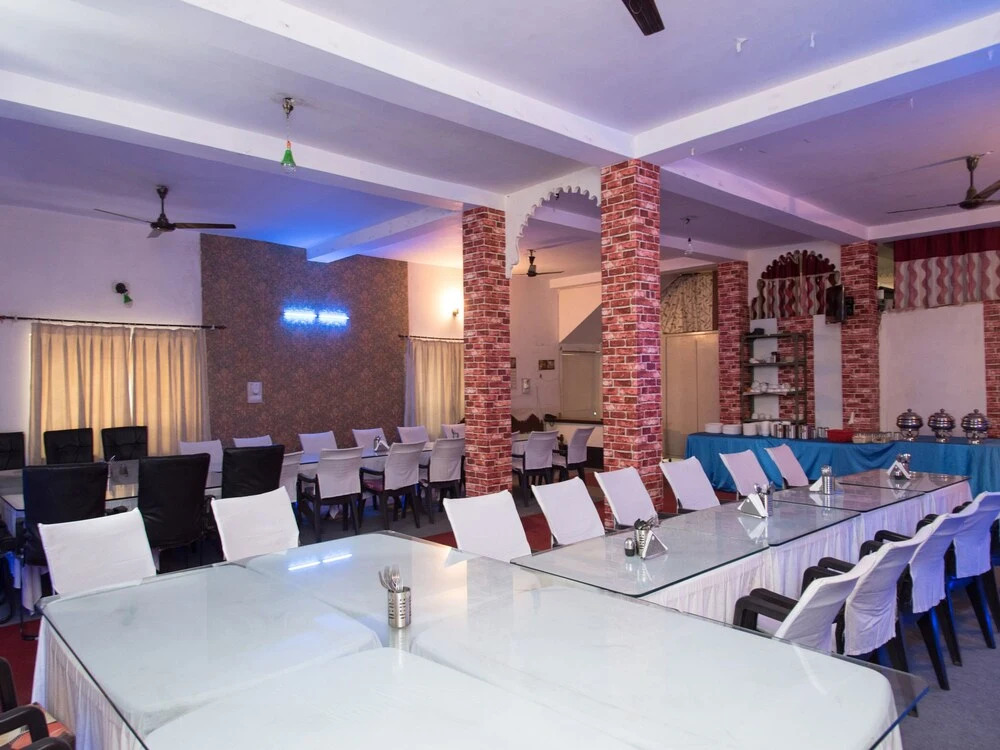 OYO 13357 Destiny Inn