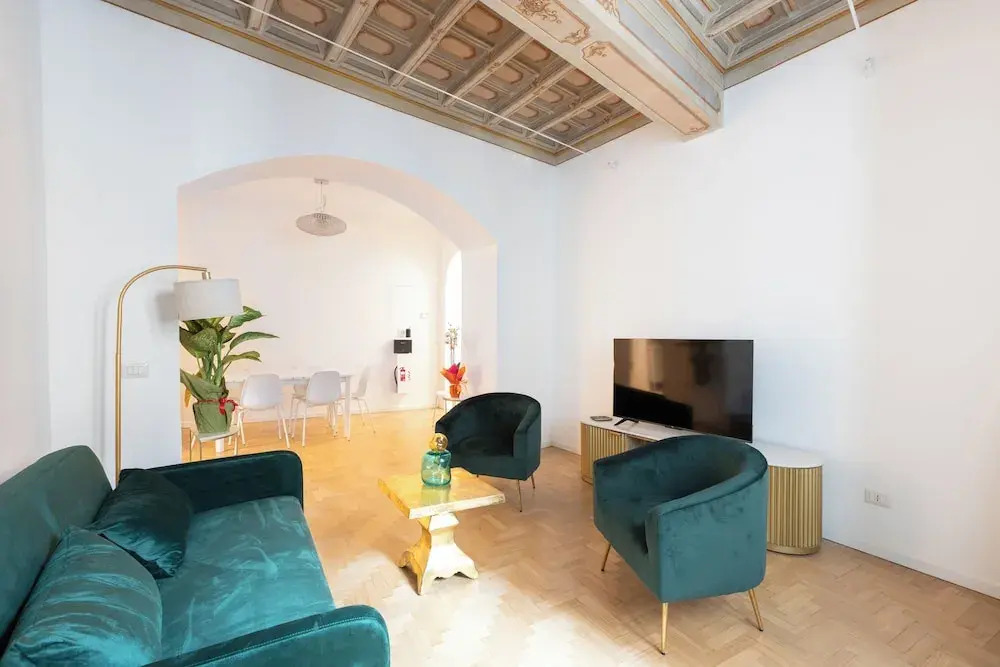 City Center- Modern and Bright apartment
