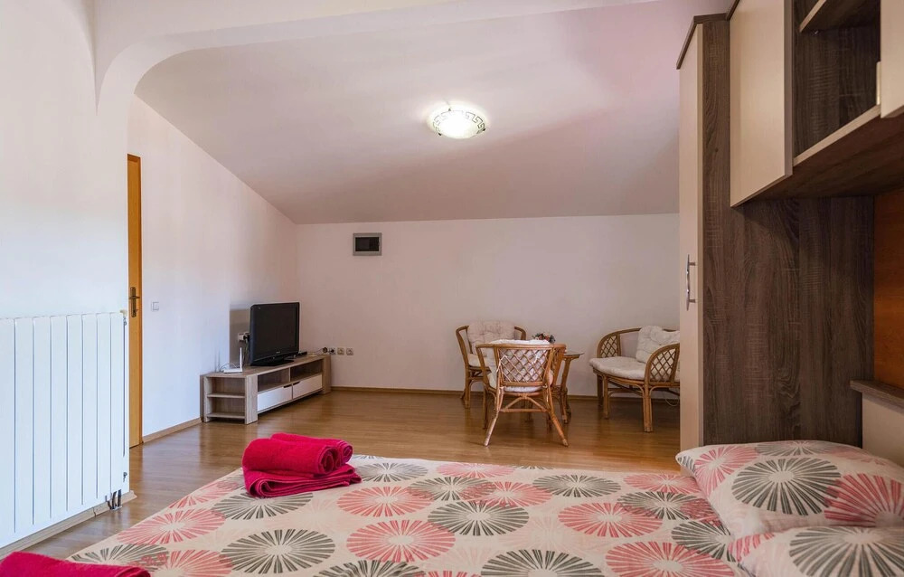 Stunning Home In Marcana