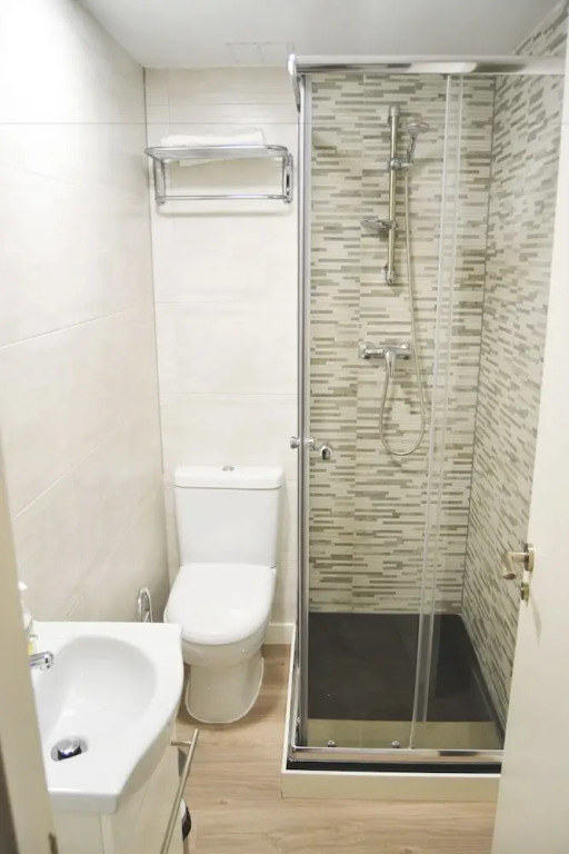 Apartamentos GO - Leopoldo Cano Center