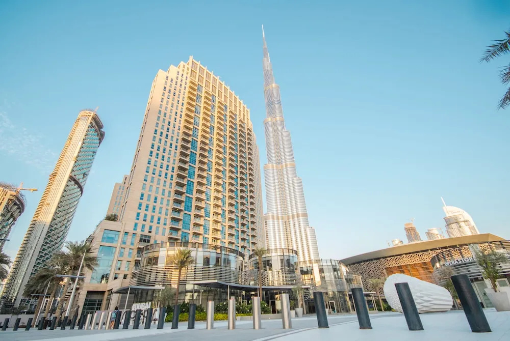Private Room in Luxury Burj Vista Apartment with Burj Khalifa View